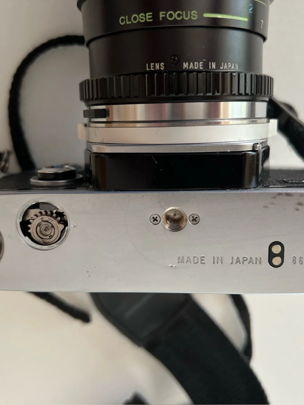 Olympus OM-2N 35mm Film Camera with 80-200mm Tokina Lens BATTERY TESTED NOT FILM